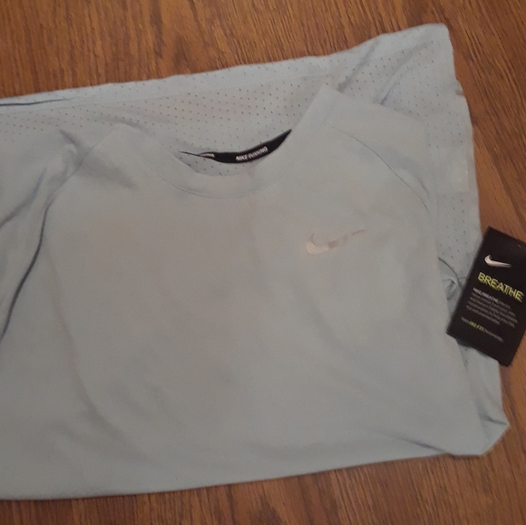 Nike Running Shirt - Picture 2 of 4